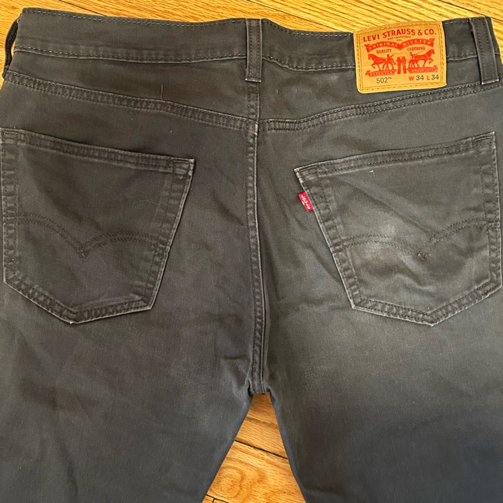 Black Levi’s Jeans